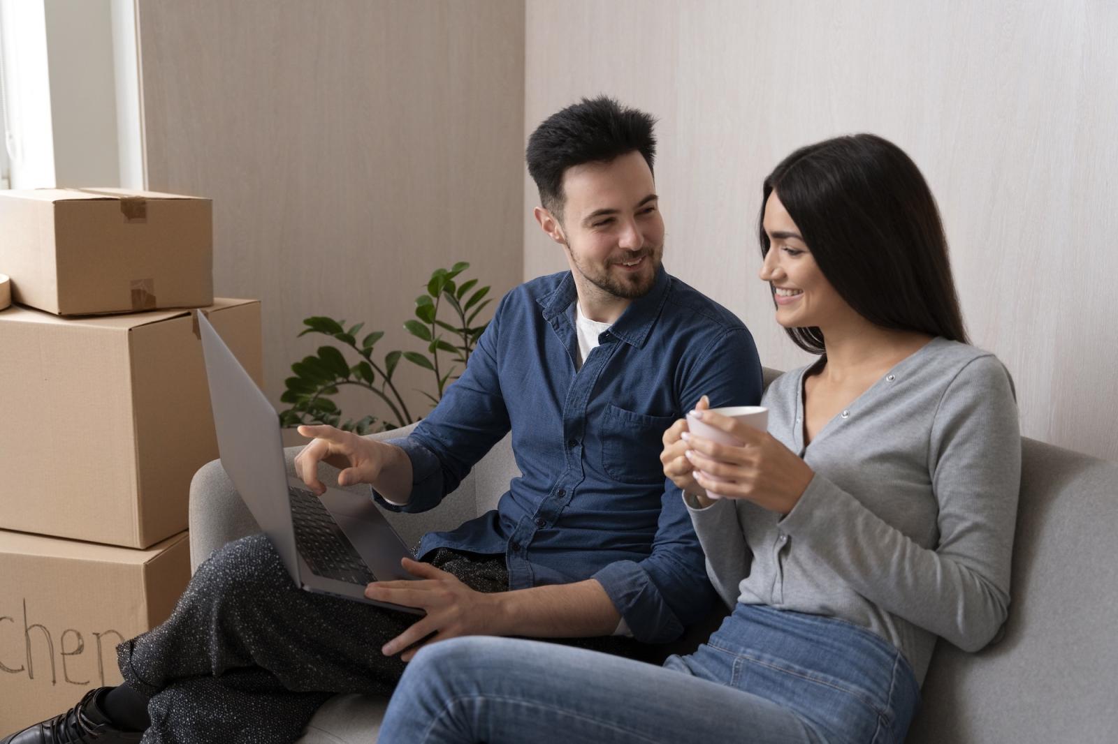 ¿Por qué WBD Properties? - Couple Moving Their New Home 1